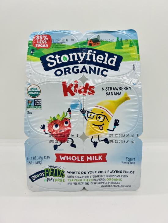 Stonyfield organic yo baby 6m.+ Yogurt straw/banana