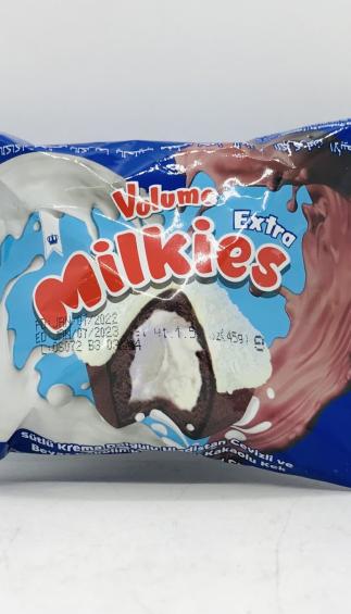 Volume Milkies Cocoa Cake with Milk Cream and White Compound Chocolate Coated 45g