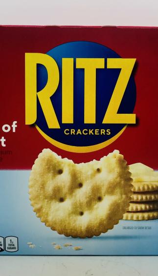 Ritz Crackers Hint of Salt 388g.