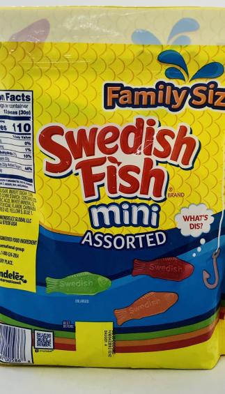 Swedish Fish Mini Soft & Chewy Candy 816g.